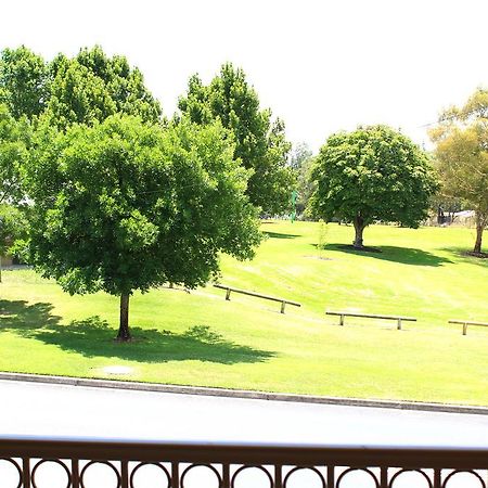 Littomore Bathurst Esterno foto